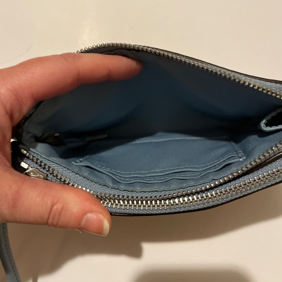 Authentic Coach Light Khaki & Baby Blue Signature Double Zip Spacious Wristlet - Picture 9 of 14